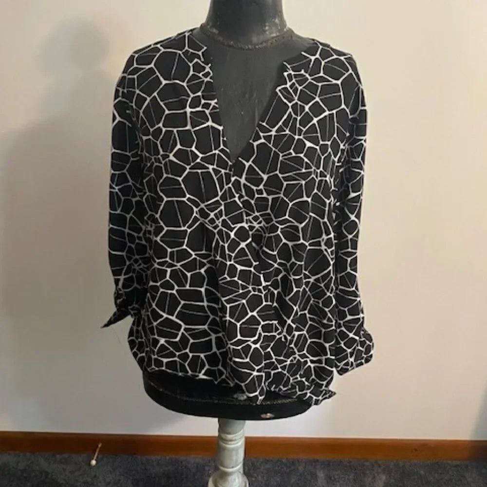 Jennifer Lopez Drape front Black, White animal print top, size XXL